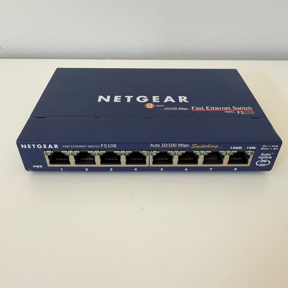 Netgear FS108 Fast Ethernet Switch 8-Port 1/100 Desktop Switch
